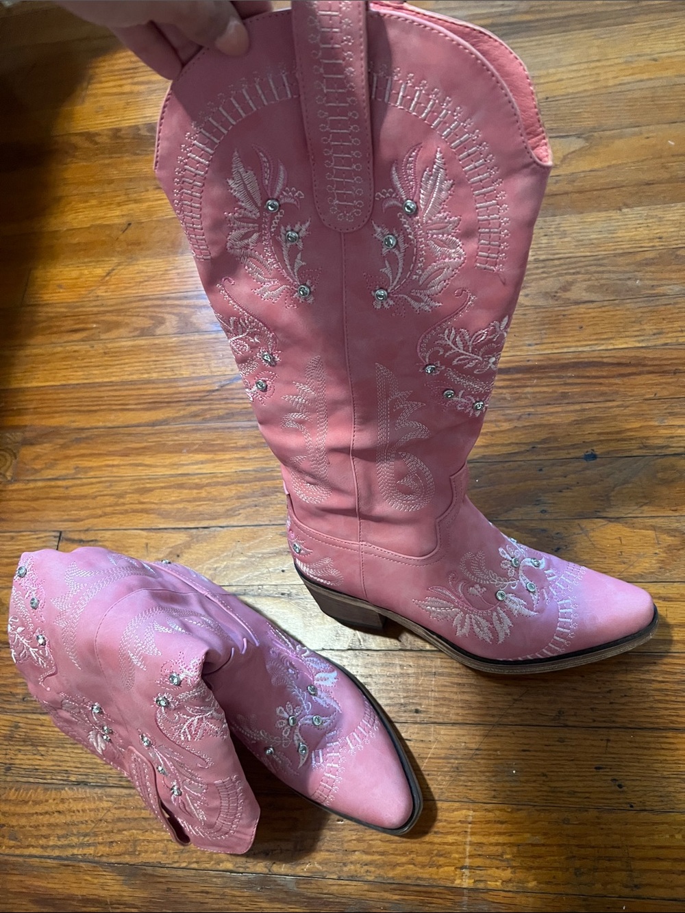 Pink stuffed cowgirl boots 👢 🤠